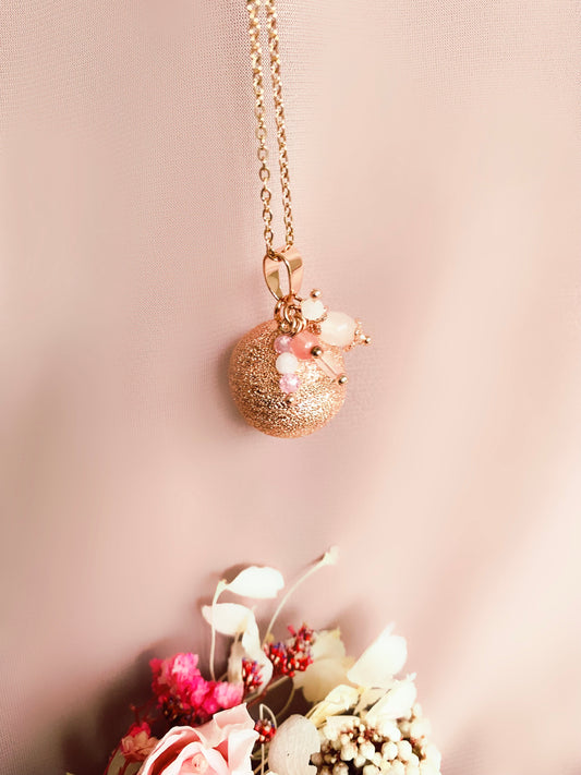 Bola de grossesse givrée et breloque en pierre naturelle montée à la main sur apprêts