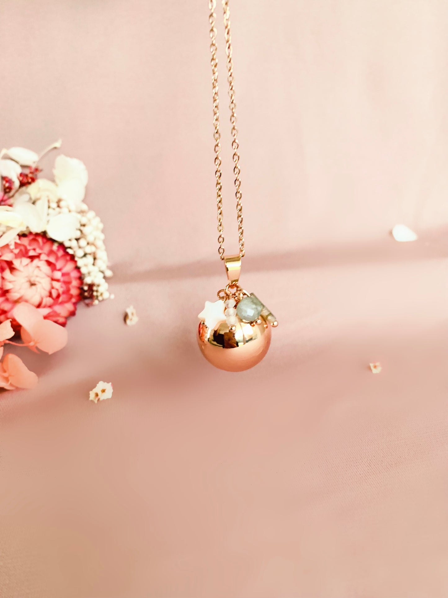 Bola de grossesse or rose stella