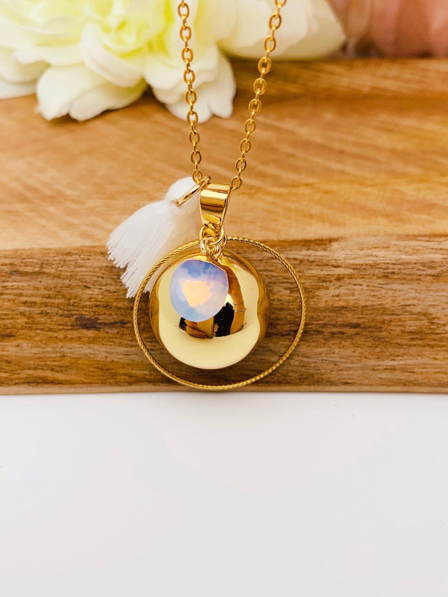 Bola de grossesse plaquée or et pendentif opale