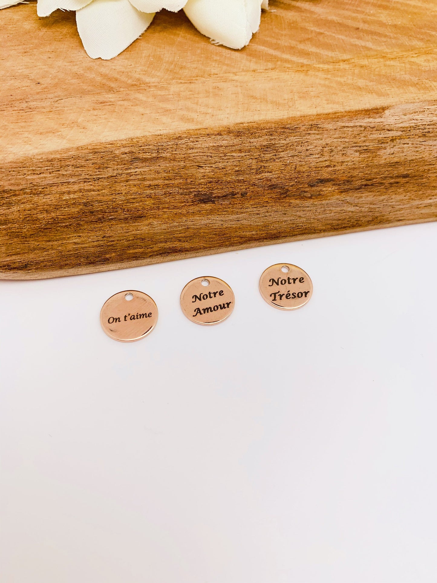 Bola de grossesse or rose et médaillon gravé