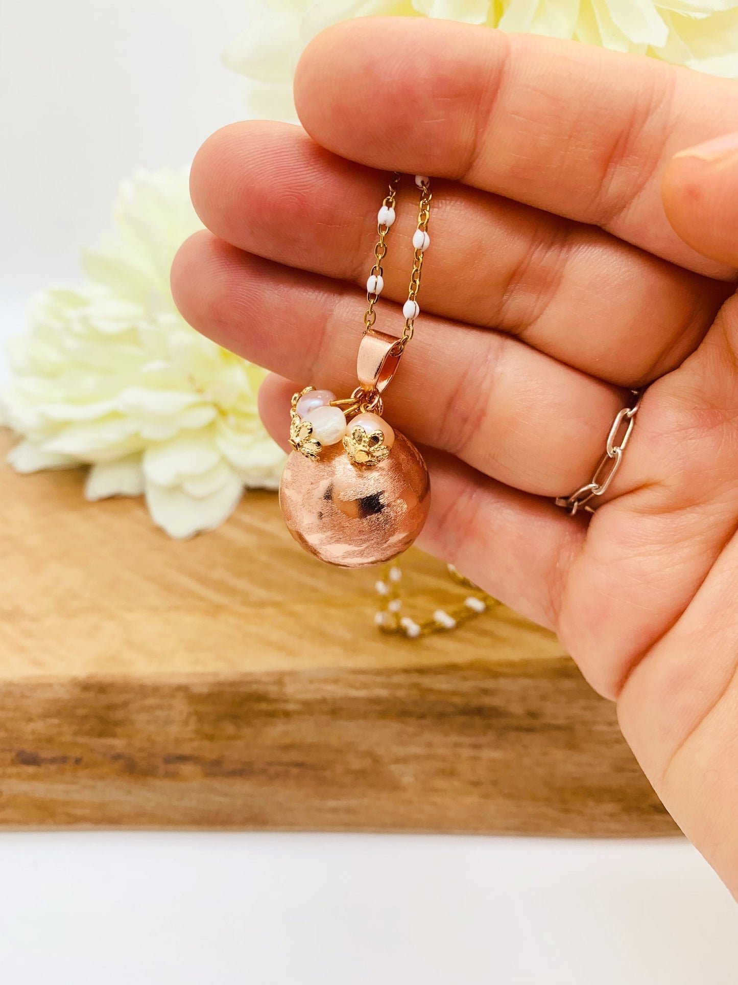 Bola de grossesse brossé or rose et perles d'eau douce