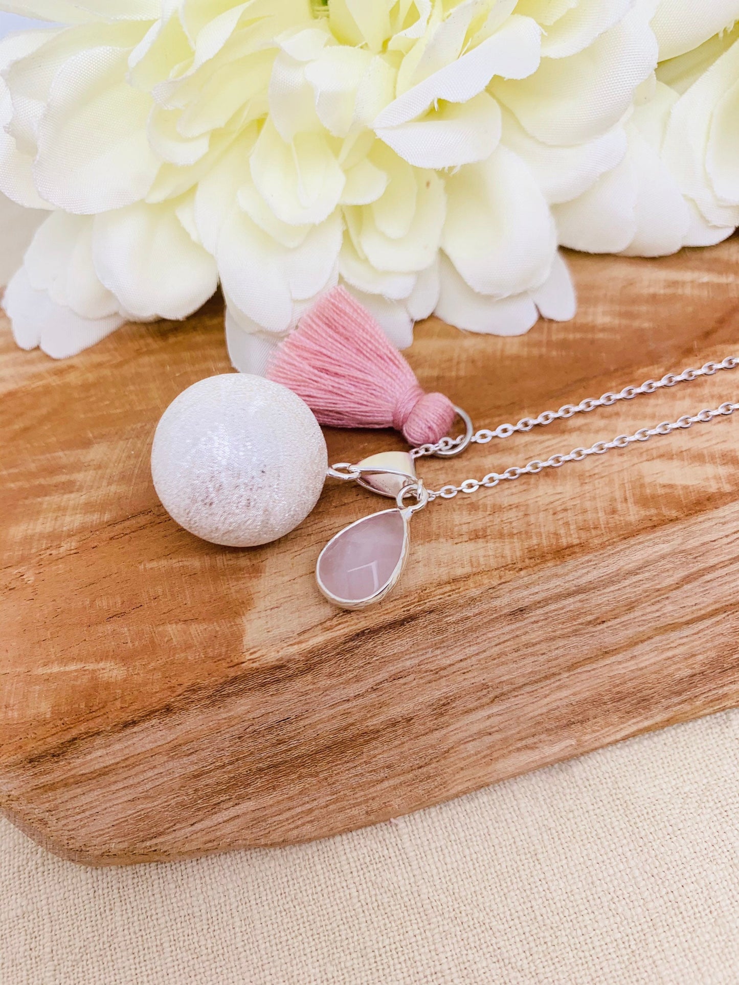 Bola de grossesse sablé argent et breloque en pierre semi précieuse