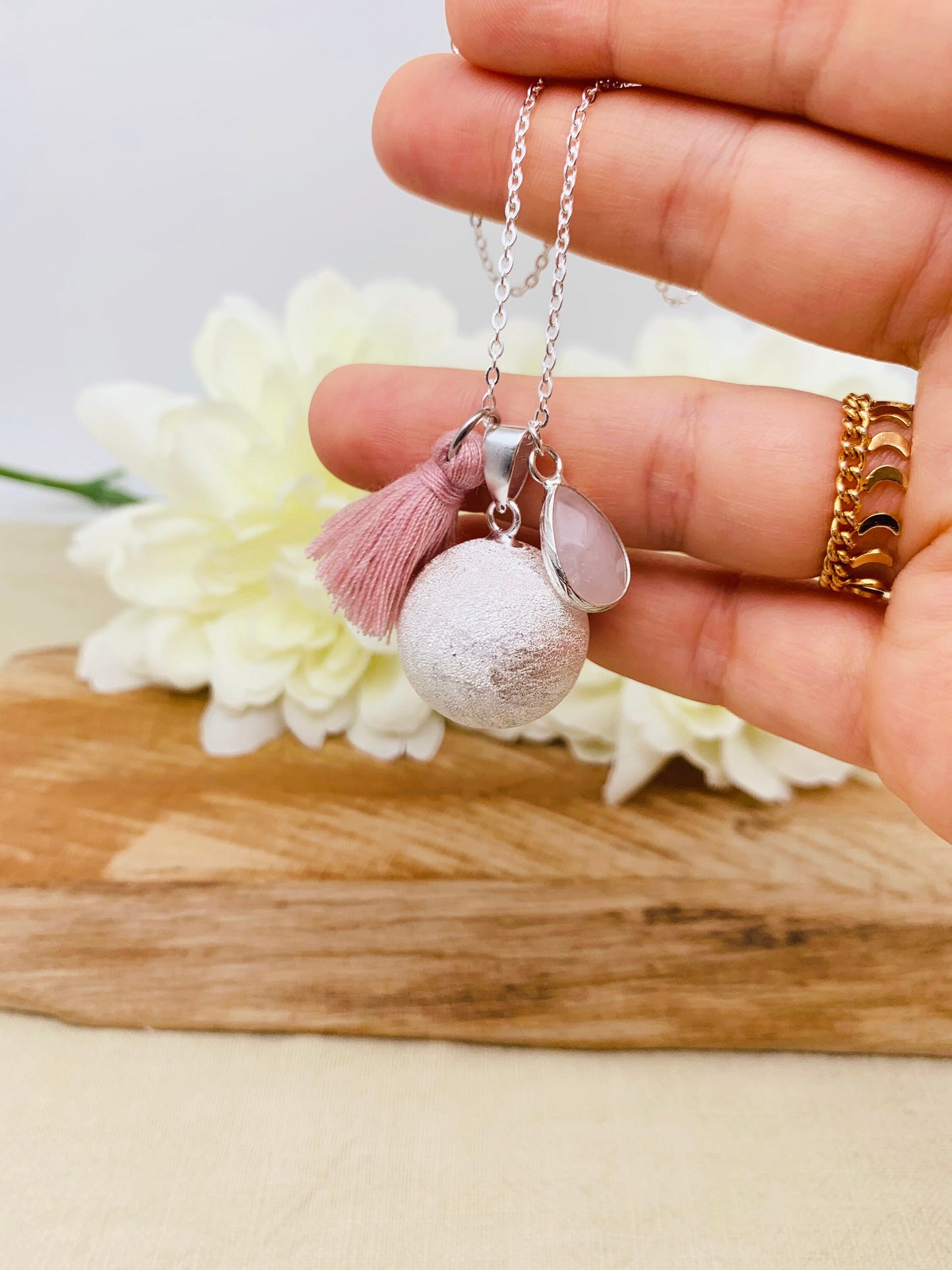 Bola de grossesse sablé argent et breloque en pierre semi précieuse