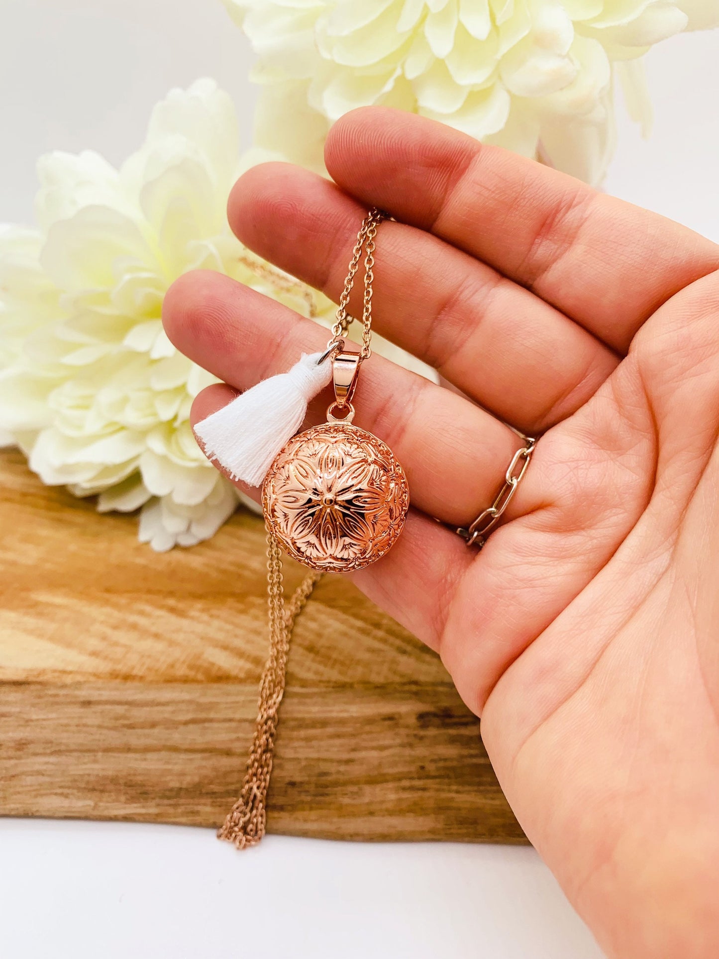 Bola de grossesse or rose gravée motifs fleurs