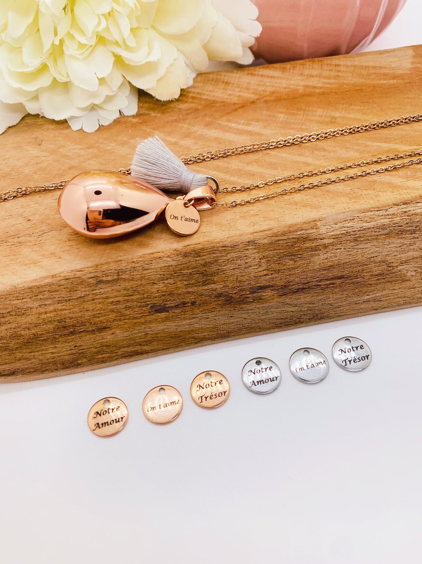 Bola de grossesse goutte d’eau or rose et breloque gravée