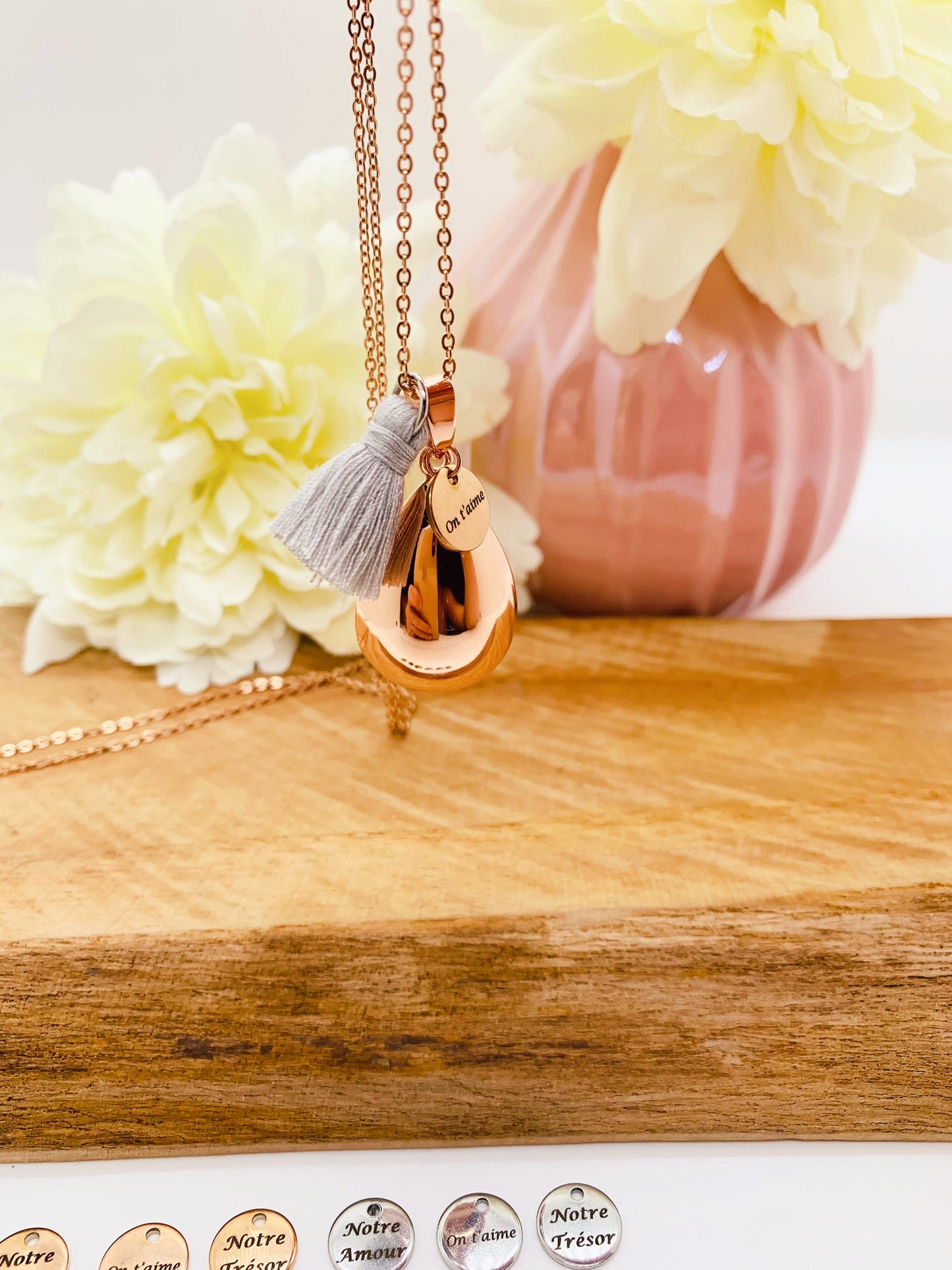 Bola de grossesse goutte d’eau or rose et breloque gravée